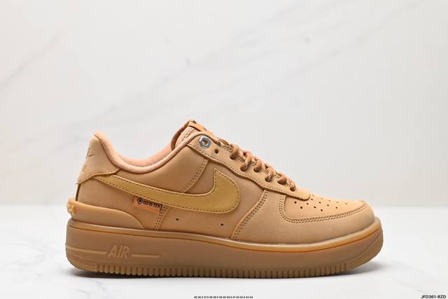 公司级ambush X Nk Air Force 1‘07 Low Sp 空军一号联名标志性的swoosh延伸至鞋跟之外 鞋舌和鞋垫上印有ambush品牌标志