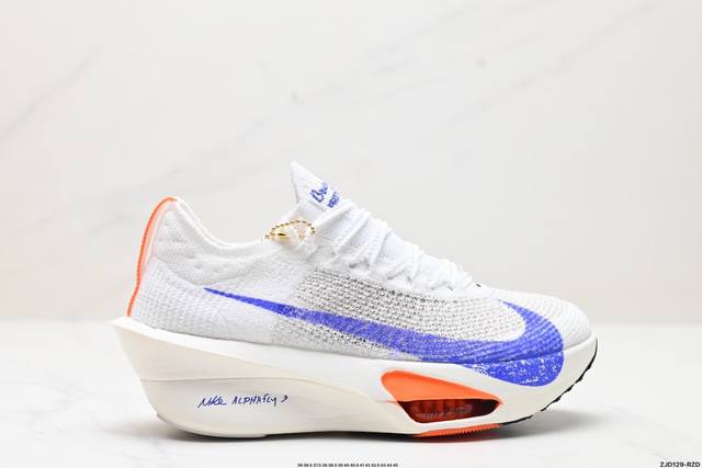 公司级新品发布 Nike Air Zoom Alphafly Next% 整体采用前作的设计语言，并且对后者的细节进行升级，马拉松和长距离路跑的性能极限设计而生