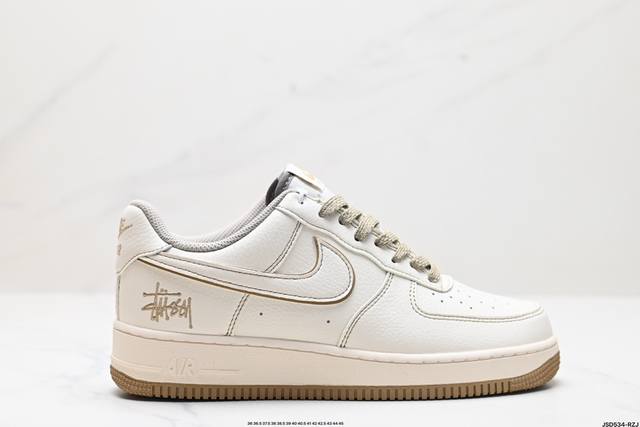 公司级nike Air Force 1‘07 原楦头原纸板 打造纯正低帮空军版型 专注外贸渠道 全掌内置蜂窝气垫 原盒配件 原厂中底钢印、拉帮完美 官方货号:C