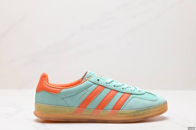 公司级adidas Originals Gazelle Indoor 三叶草休闲防滑耐磨低帮板鞋 鞋头出色设计 塑就出众贴合感 稳固的后跟贴合足部曲线设计 软弹