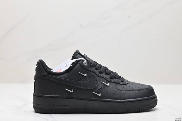 公司级耐克nike Air Force 1‘07 空军一号低帮百搭休闲运动板鞋。柔软、弹性十足的缓震性能和出色的中底设计，横跨复古与现代的外型结合，造就出风靡全 - 点击图像关闭