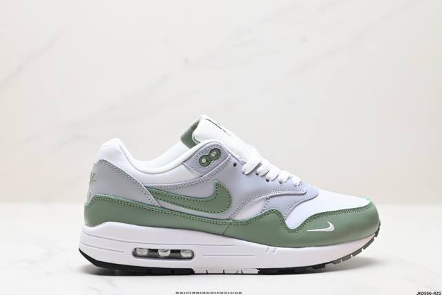 公司级nike Air Max 1 耐克气垫 缓震 耐磨运动鞋 鞋身材质均选择皮革 织物 麂皮多种材质覆盖 保证质感的前提下 层次感也相当不错 带有开窗式 Ai