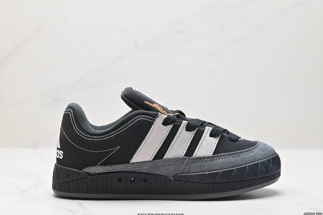 公司级adidas Adimatic Low 马蒂奇系列低帮 复古鲨鱼面包鞋运动休闲滑板板鞋 整个鞋面由色彩艳丽的麂皮制成 搭配品牌标志性大尺寸三条纹 Logo - 点击图像关闭