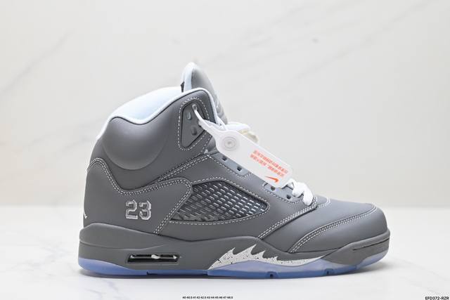 公司级air Jordan 5 Se Craft ”Light Orewood Brown“ Aj5 鞋款鞋身整体以皮革与麂皮材质拼接设计，配色方面以米白色为主