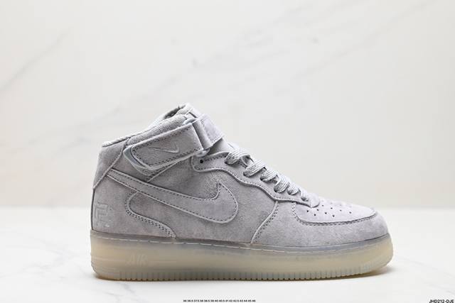 公司级耐克nike Air Force 1 Mid 07 空军一号高帮百搭休闲运动板鞋。柔软、弹性十足的缓震性能和出色的中底设计，横跨复古与现代的外型结合，造就