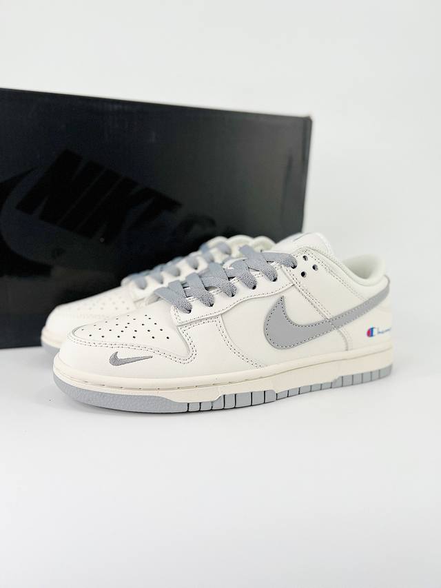 出厂价 主推 Nike Dunk Sb Low 定制配色 Dunk Sb顾名思义，具有经典的dunk血缘，又注入了更多的时尚元素。相较于普通的dunk滑板鞋，改