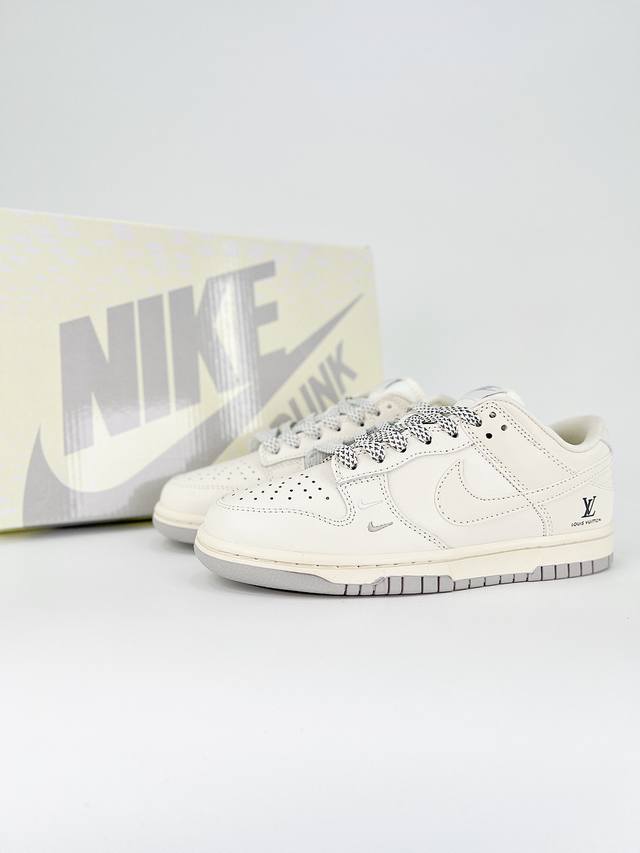 出厂价 主推 Nike Dunk Sb Low 定制配色 Dunk Sb顾名思义，具有经典的dunk血缘，又注入了更多的时尚元素。相较于普通的dunk滑板鞋，改