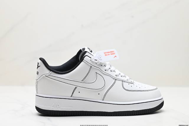 真标耐克nike Air Force 1‘07 空军一号低帮百搭休闲运动板鞋。柔软、弹性十足的缓震性能和出色的中底设计，横跨复古与现代的外型结合，造就出风靡全球