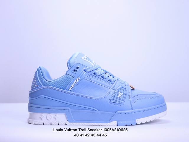 Louis Vuitton Trail Sneaker 路易威登低帮休闲鞋 艺术总监 Virgil Abloh 设计的路易威登手写标识则于侧面彰显品牌格调. 经