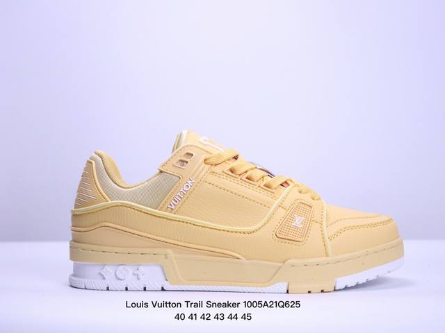 Louis Vuitton Trail Sneaker 路易威登低帮休闲鞋 艺术总监 Virgil Abloh 设计的路易威登手写标识则于侧面彰显品牌格调. 经