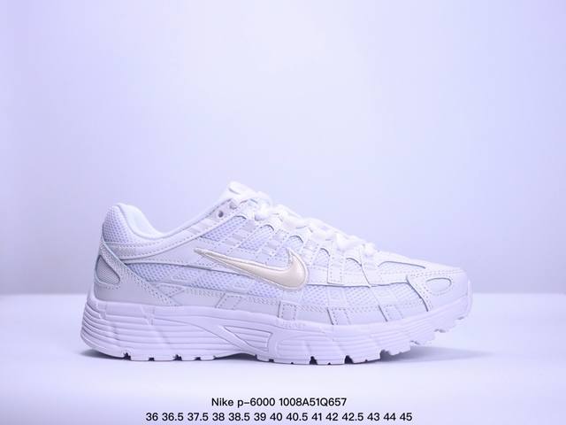 耐克nike P-6000 跑鞋内外侧都用了红色的钩子，采用透气材料，搭配匠心覆面，再现千禧年代的跑鞋风格，塑就大气外观。鞋款秉承 Nike Pegasus 2