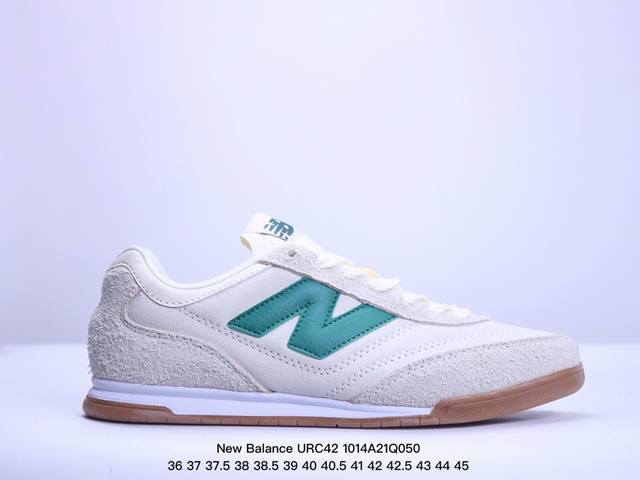 公司级new Balance Urc42 Nb复古跑鞋 绒布拼接舒适耐磨跑步鞋限定 以更纯粹的复古风格设计打造的全新造型 侧身还以解构设计 将 N 字标志以做旧