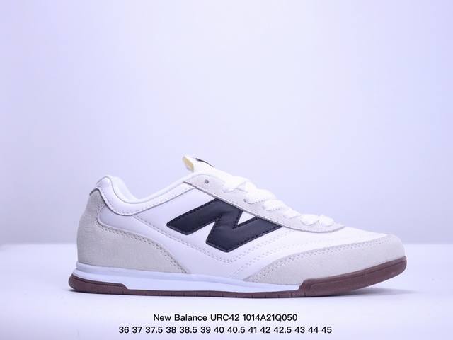 公司级new Balance Urc42 Nb复古跑鞋 绒布拼接舒适耐磨跑步鞋限定 以更纯粹的复古风格设计打造的全新造型 侧身还以解构设计 将 N 字标志以做旧