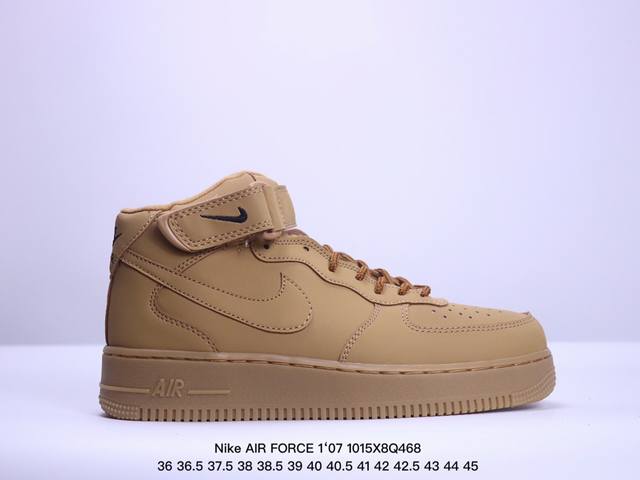 福利特价带半码耐克nike Air Force 1‘07 空军一号低帮百搭休闲运动板鞋。柔软、弹性十足的缓震性能和出色的中底设计，横跨复古与现代的外型结合，造就