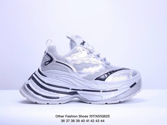 Other 公版 采用软质移膜皮革材质，轻量eav发泡橡胶大底，公版系列other Fashion Shoes系带中帮休闲运动鞋。 类型：男女鞋 码数：36 3