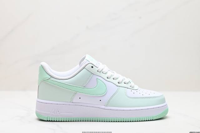 公司级NIKE AIR FORCE 1‘07 LV8 原楦头原纸板 打造纯正低帮空军版型 专注外贸渠道 全掌内置蜂窝气垫 原盒配件 原厂中底钢印、拉帮完美 货号