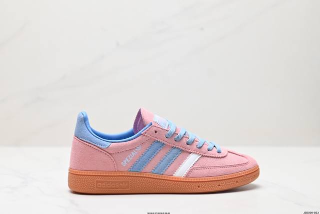 公司级Adidas Handball Spezial 阿迪达斯经典款 复古休闲板鞋 全鞋采用反毛皮制作 牛筋耐磨大底 承载青春情怀的板鞋 经典三条杠装饰鞋侧 品