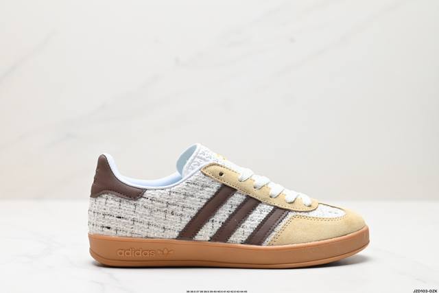 公司级adidas Originals Gazelle INdoor 三叶草休闲防滑耐磨低帮板鞋 鞋头出色设计 塑就出众贴合感 稳固的后跟贴合足部曲线设计 软弹