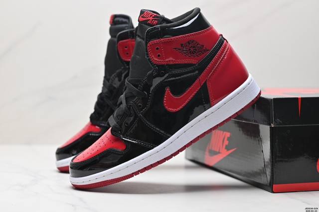 真标Nike AIR JORDAN 1 RETRO HIGH OG 耐克 AJ1代迈克尔 乔丹高帮经典复古百搭休闲文化运动篮球鞋 货号:FB9934-300 尺