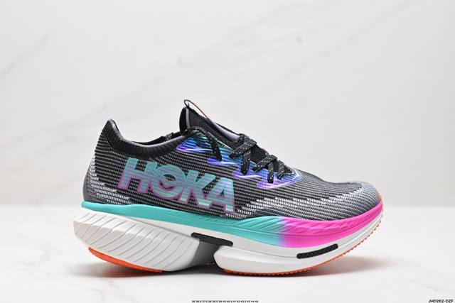 公司级HOKA 霍卡 HOKA CIELO X1 竞速跑鞋 外观整合HOKA 顶尖碳板技术、中底泡棉科技和几何学，设计符合自然步态的不对称鞋面和鞋底结构，专为精