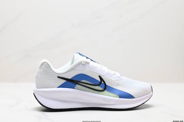 公司级耐克Nike Downshifter 13 网面透气 舒适减震 防滑耐磨跑鞋 登月13代 非凡体验,轻盈舒适。专为实现舒适畅跑而打造, 采用出色鞋面, 巧