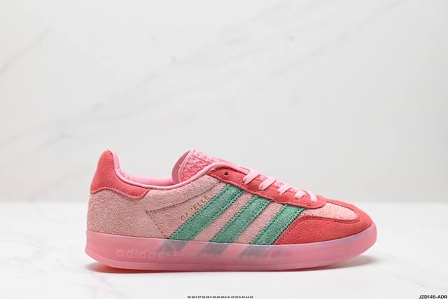 公司级adidas Originals Gazelle INdoor 三叶草休闲防滑耐磨低帮板鞋 鞋头出色设计 塑就出众贴合感 稳固的后跟贴合足部曲线设计 软弹