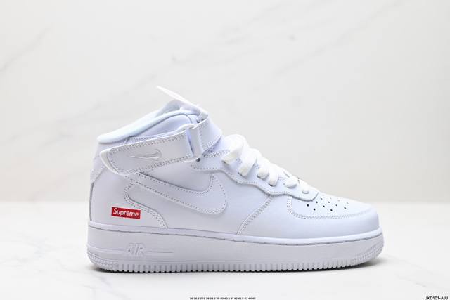 公司级耐克Nike AIR FORCE 1 MID 07 空军一号中帮百搭休闲运动板鞋。柔软、弹性十足的缓震性能和出色的中底设计，横跨复古与现代的外型结合，造就