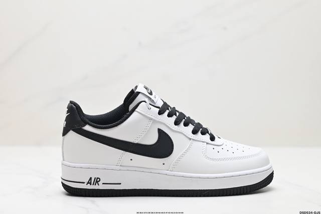 真标耐克Nike AIR FORCE 1‘07 空军一号低帮百搭休闲运动板鞋。柔软、弹性十足的缓震性能和出色的中底设计，横跨复古与现代的外型结合，造就出风靡全球