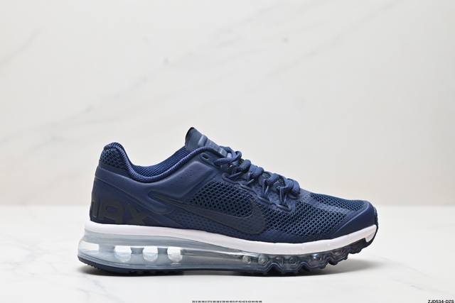 公司级Nike Air Max 2013 联名气垫跑鞋 整体依旧以Stussy标志性的麻布编织材质覆盖 鞋身大面积采用了网眼材质为主 并且后跟部分还带有反勾Sw