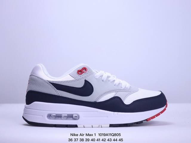 真标Nike Air Max 1 Air Max 气垫 全新配色 鞋身材质均选择皮革、织物、麂皮多种材质覆盖，保证质感的前提下，层次感也相当不错。细节方面，除了