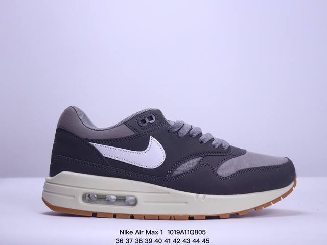 真标Nike Air Max 1 Air Max 气垫 全新配色 鞋身材质均选择皮革、织物、麂皮多种材质覆盖，保证质感的前提下，层次感也相当不错。细节方面，除了