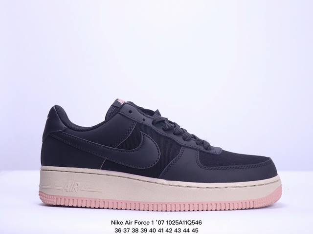 耐克 Nike Air Force 1 ’07 空军一号低帮百搭休闲运动板鞋。柔软、弹性十足的缓震性能和出色的中底设计，横跨复古与现代的外型结合，造就出风靡全球