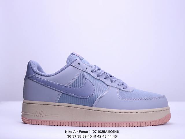 耐克 Nike Air Force 1 ’07 空军一号低帮百搭休闲运动板鞋。柔软、弹性十足的缓震性能和出色的中底设计，横跨复古与现代的外型结合，造就出风靡全球