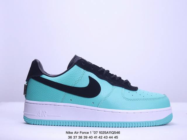 耐克 Nike Air Force 1 ’07 空军一号低帮百搭休闲运动板鞋。柔软、弹性十足的缓震性能和出色的中底设计，横跨复古与现代的外型结合，造就出风靡全球