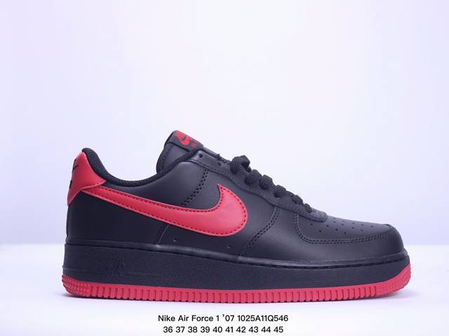 耐克 Nike Air Force 1 ’07 空军一号低帮百搭休闲运动板鞋。柔软、弹性十足的缓震性能和出色的中底设计，横跨复古与现代的外型结合，造就出风靡全球