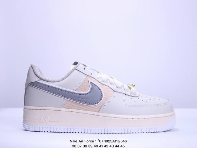 耐克 Nike Air Force 1 ’07 空军一号低帮百搭休闲运动板鞋。柔软、弹性十足的缓震性能和出色的中底设计，横跨复古与现代的外型结合，造就出风靡全球