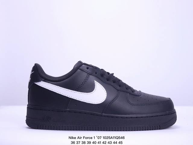 耐克 Nike Air Force 1 ’07 空军一号低帮百搭休闲运动板鞋。柔软、弹性十足的缓震性能和出色的中底设计，横跨复古与现代的外型结合，造就出风靡全球