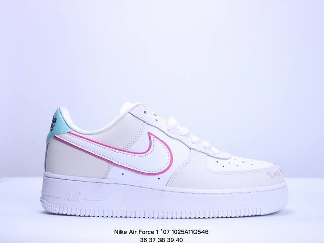 耐克 Nike Air Force 1 ’07 空军一号低帮百搭休闲运动板鞋。柔软、弹性十足的缓震性能和出色的中底设计，横跨复古与现代的外型结合，造就出风靡全球