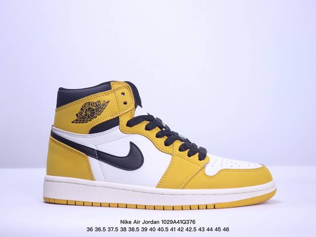 耐克 男女同款运动板鞋 Nike Air Jordan 1 Retro High OG 乔丹一代aj1 乔1 AJ1 篮球鞋复刻运动鞋。皮面高帮板鞋的设计灵感源