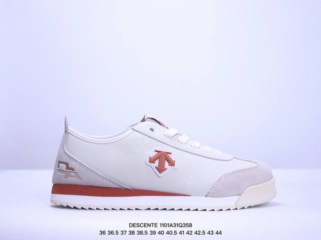 DESCENTE 迪桑特 CHRON TEMPO SLIP-ON运动生活休闲鞋，轻松方便的一脚 蹬设计，搭配轻质弹性鞋底，脚感舒适，简洁的帆布鞋面设计 适用于多