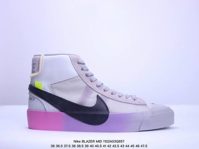 真标带半码Nike Blazer MID x Nike Blazer 开拓者联名解构 双勾中帮板鞋 鞋身中帮设计的皮革鞋面，该鞋型也是完美适应秋冬穿搭的百搭款，