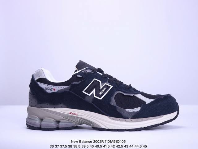 公司级New Balance 2002R 跑鞋 沿袭了面世之初的经典科技，以 ENCAP 中底配以升级版 N-ERGY 缓震物料。鞋面则采用特色的柔软麂皮搭以