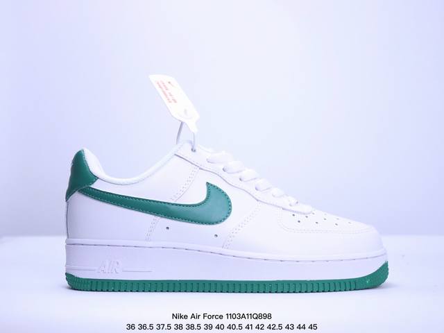 耐克 Nike Air Force 1 ’07 空军一号低帮百搭休闲运动板鞋。柔软、弹性十足的缓震性能和出色的中底设计，横跨复古与现代的外型结合，造就出风靡全球