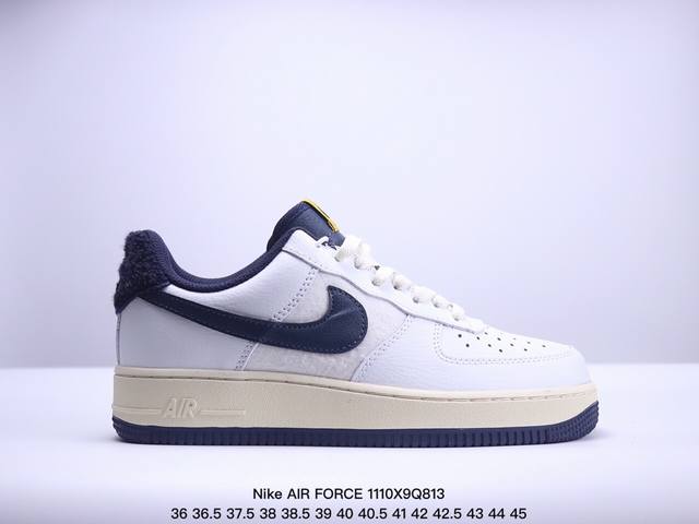 真标耐克Nike AIR FORCE 1‘07空军一号低帮百搭休闲运动板鞋。柔软、弹性十足的缓震性能和出色的中底设计，横跨复古与现代的外型结合，造就出风靡全球三