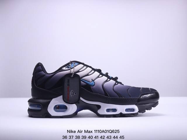 真标耐克 Nike Air Max Plus是Nike旗下另类鞋款的代表，TN 它诞生于1996年，是第一款使用TunedAir气垫的跑鞋，其特点就在于实现各气