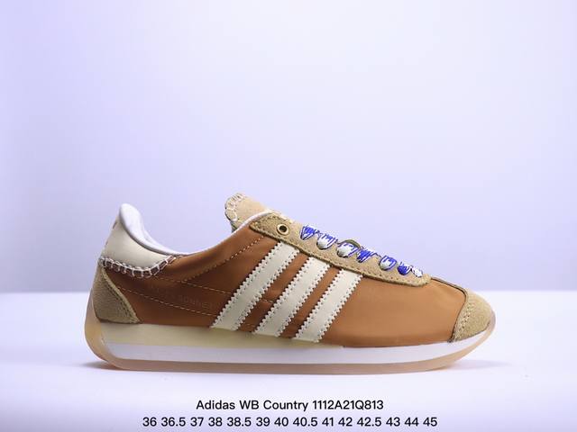 公司级阿迪达斯 Adidas WB Country 生胶底 秀气大方的鞋型 气质修身。以现代设计融合复古跑步和足球风，采用锦纶和绒面革鞋面，灵感源自70年代 c