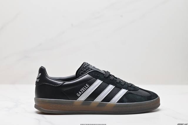 公司级adidas Originals Gazelle Indoor 三叶草休闲防滑耐磨低帮板鞋 鞋头出色设计 塑就出众贴合感 稳固的后跟贴合足部曲线设计 软弹