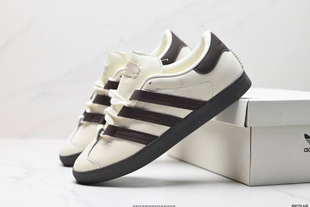 真标adidas Originals Gazelle 三叶草休闲防滑耐磨低帮板鞋 鞋头出色设计 塑就出众贴合感 稳固的后跟贴合足部曲线设计 软弹舒适 不易磨脚