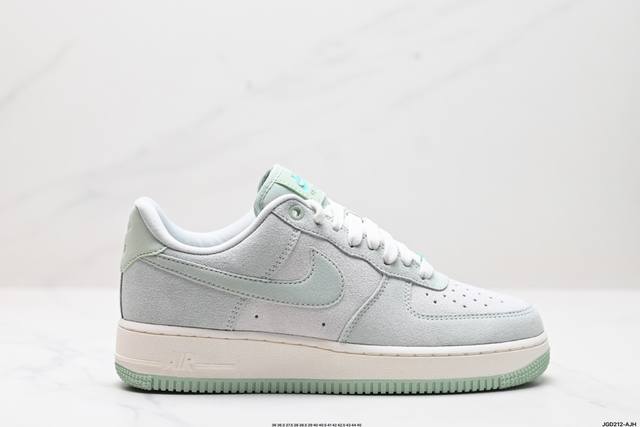 公司级nike Air Force 1‘07 原楦头原纸板 打造纯正低帮空军版型 专注外贸渠道 全掌内置蜂窝气垫 原盒配件 原厂中底钢印、拉帮完美 货号:Hq1