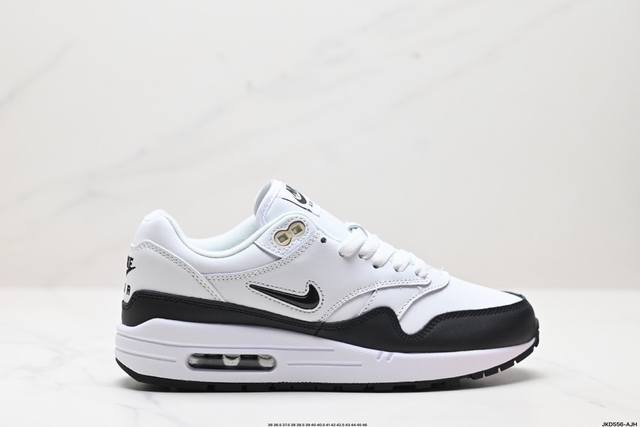 公司级nike Air Max 1 耐克气垫 缓震 耐磨运动鞋 鞋身材质均选择皮革 织物 麂皮多种材质覆盖 保证质感的前提下 层次感也相当不错 带有开窗式 Ai